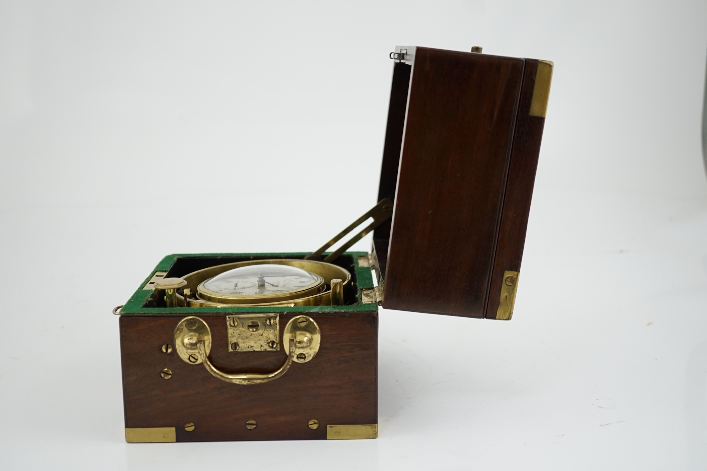 Edward Baker of London, a Victorian one day marine chronometer CITES Submission reference: NSVJ4569
